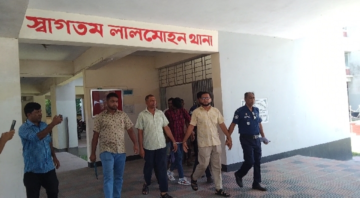 লালমোহনে সাংবাদিক হত্যাচেষ্টা মামলার আসামী দুই সাবেক চেয়ারম্যান গ্রেফতার