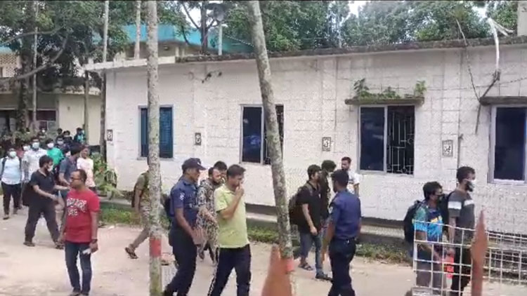 টাঙ্গুয়ার হাওরে বেড়াতে গিয়ে বুয়েটের ৩৪ শিক্ষার্থী গ্রেপ্তার