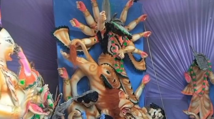ডুমুরিয়ায় প্রতিমা ব্যবসায়ীর দোকানে হামলা: আহত ২