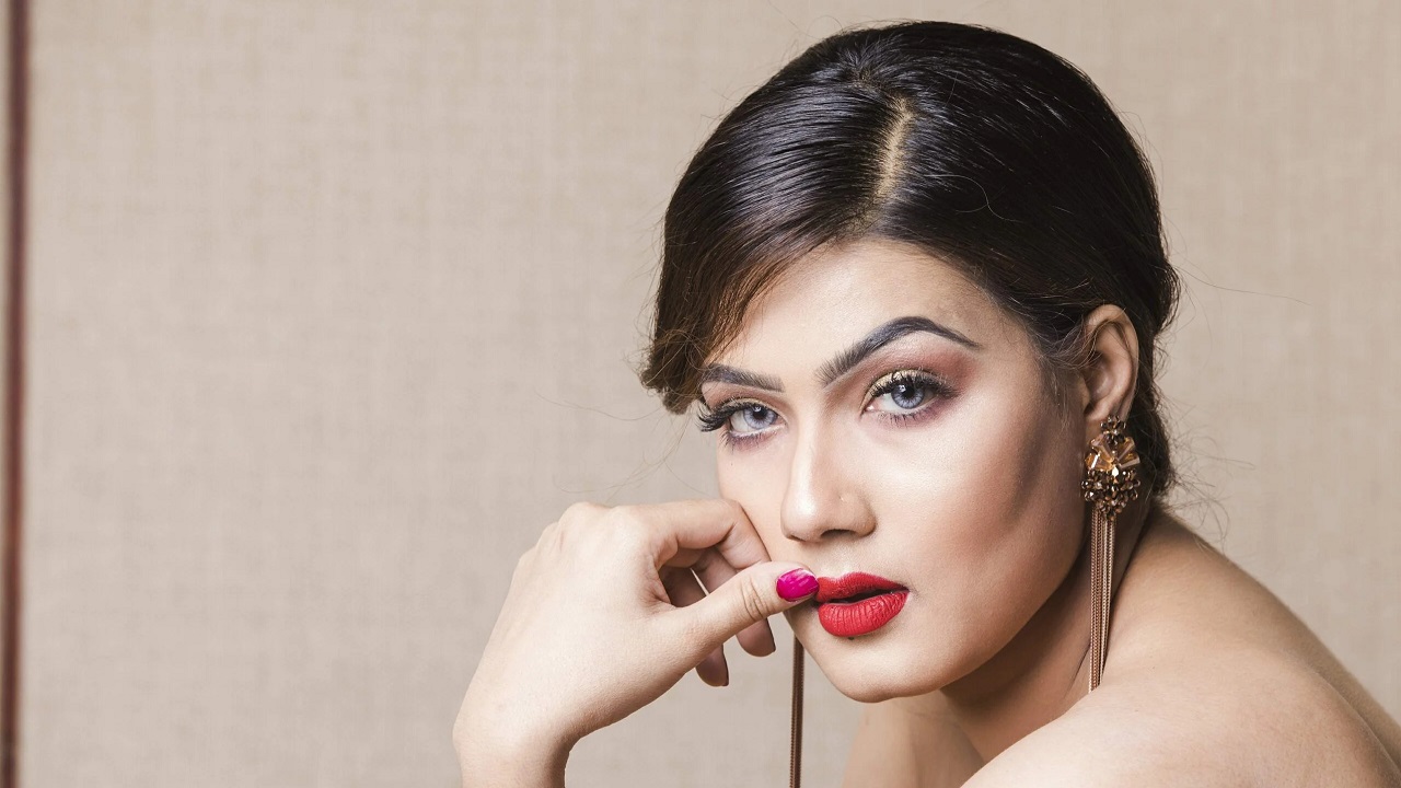 বিরক্ত মাহি, ফিরিয়ে দিলেন পারিশ্রমিকের টাকা