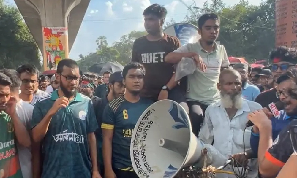 শাহবাগে বুয়েট শিক্ষার্থীদের অবরোধ