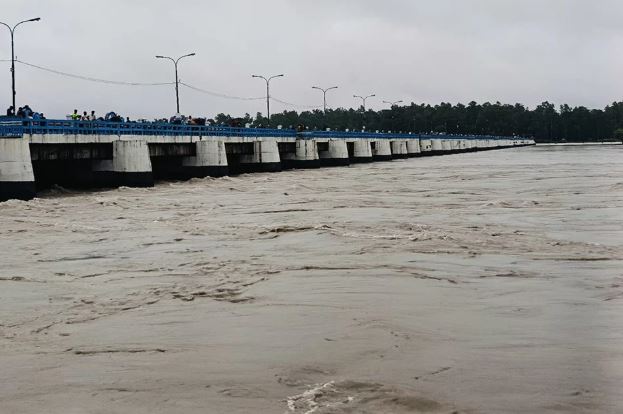 তিস্তার পানি বিপৎসীমার উপর, ২০ হাজার পরিবার পানিবন্দী