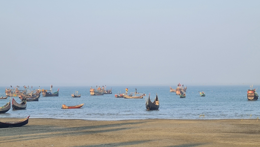 টানা তিন দিনে ৩৩ জেলে অপহরণ করল আরাকান আর্মি