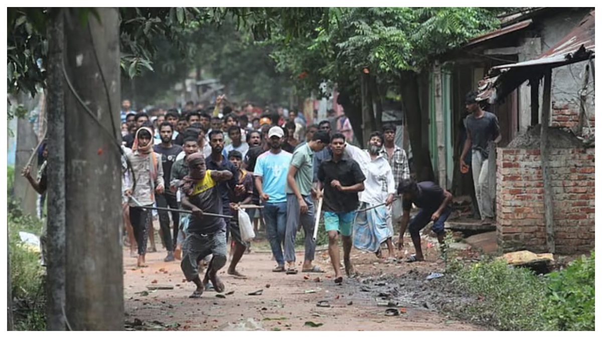 চট্টগ্রাম বিশ্ববিদ্যালয় এলাকায় ১৪৪ ধারা জারি, ৫৫ জন আহত
