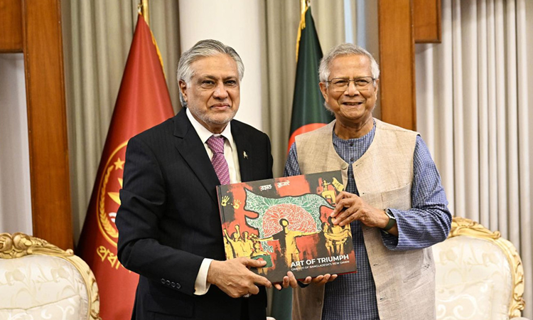 পাকিস্তানের উপপ্রধানমন্ত্রী ইসহাক দারের ড. ইউনূসের সঙ্গে সৌজন্য সাক্ষাৎ