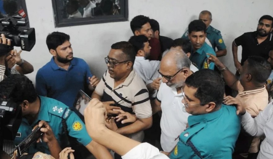 লতিফ সিদ্দিকী ও ঢাবি শিক্ষক কার্জনসহ ১১ জন ডিবি হেফাজতে
