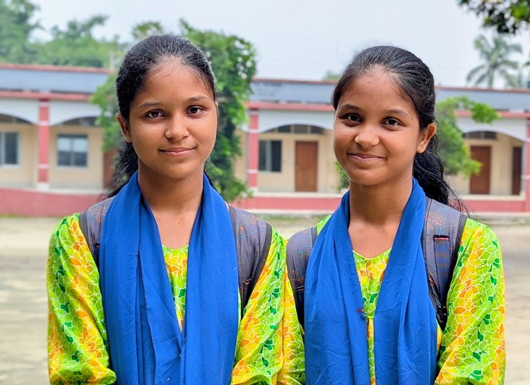 সেই মনি-মুক্তা এখন ১৭ বছরে