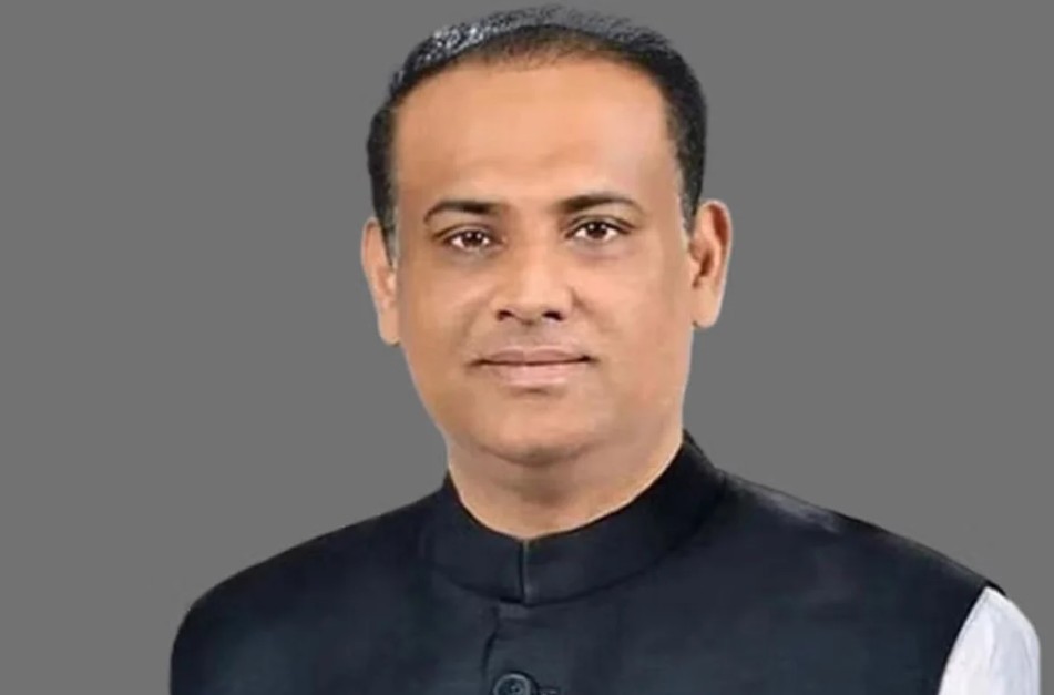 ভ্রমণবিলাসী সাইফুজ্জামান পাচার করেছেন ৬২০০ কোটি টাকা