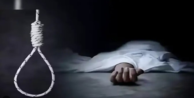 রাজধানীর শেরে বাংলা নগর থানা এলাকায় গলায় ফাঁস দিয়ে এক গৃহিনী আত্মহত্যা করেছেন