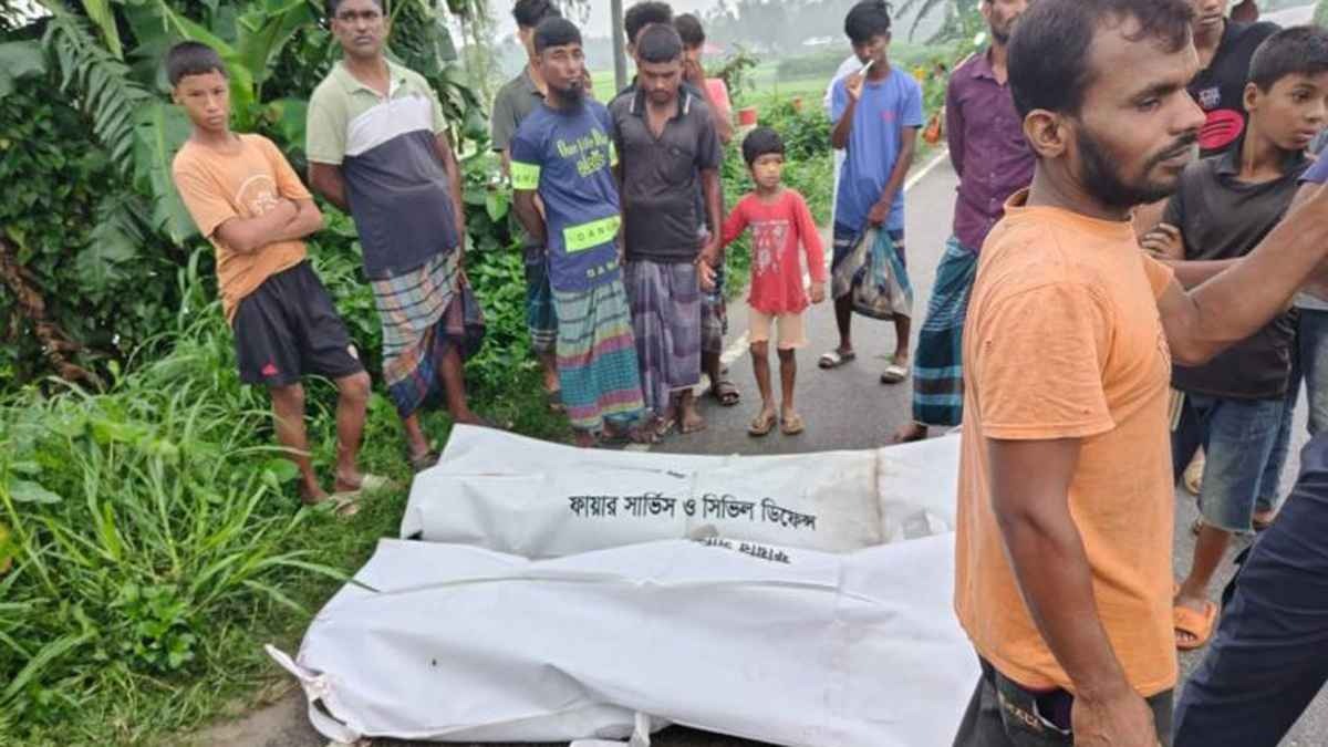 টাঙ্গাইলে পিকআপ-মোটরসাইকেল সংঘর্ষে নিহত ৩