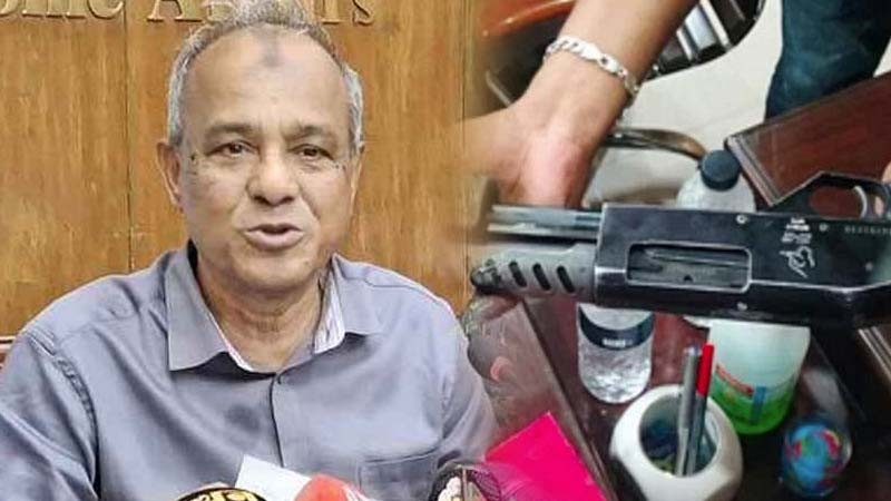 পুলিশের লুট হওয়া অস্ত্রের খোঁজ দিলে মিলবে পুরস্কার: স্বরাষ্ট্র উপদেষ্টা