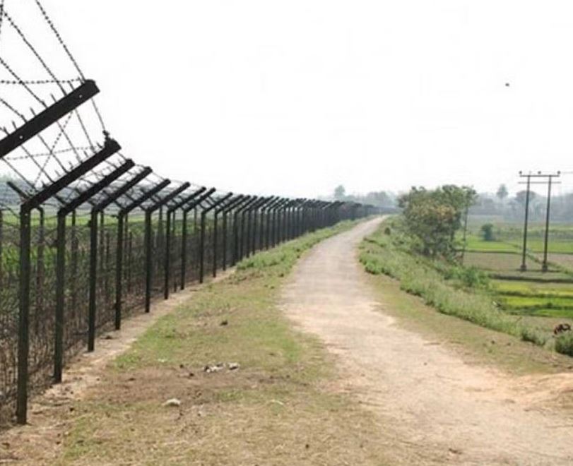 ভারতীয় বিএসএফের জোরপূর্বক ফেরত : পঞ্চগড়-ঠাকুরগাঁও সীমান্তে ৩১ বাংলাদেশিকে পাঠালো স্টাফ রিপোর্টার