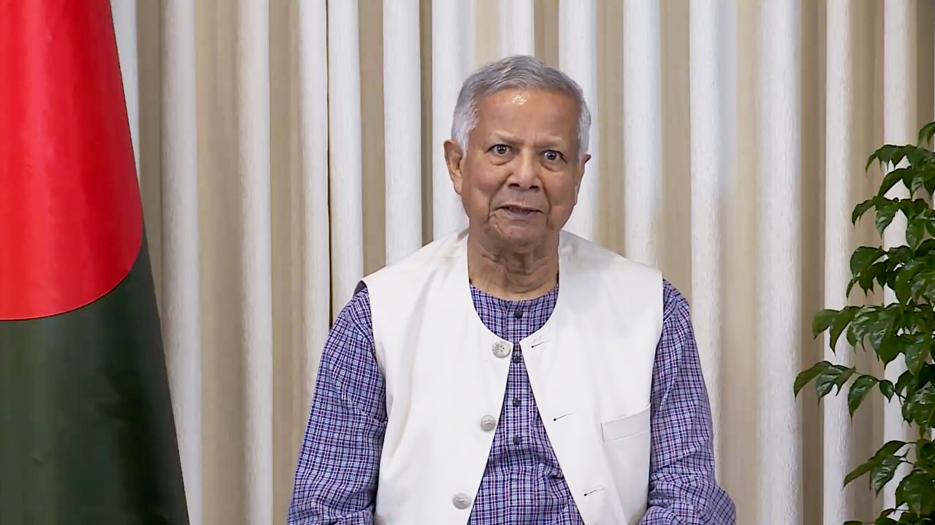 মালয়েশিয়ায় শ্রমিক পাঠানে বাধা দুদক-সিআইডির মামলা; কাল সফরে যাচ্ছেন প্রধান উপদেষ্টা