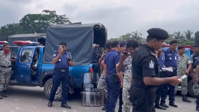 <h5>যান চলাচল স্বাভাবিক</h5> <h3>ভাঙ্গায় অবরোধের তৃতীয় দিনে থমথমে পরিবেশ</h3>