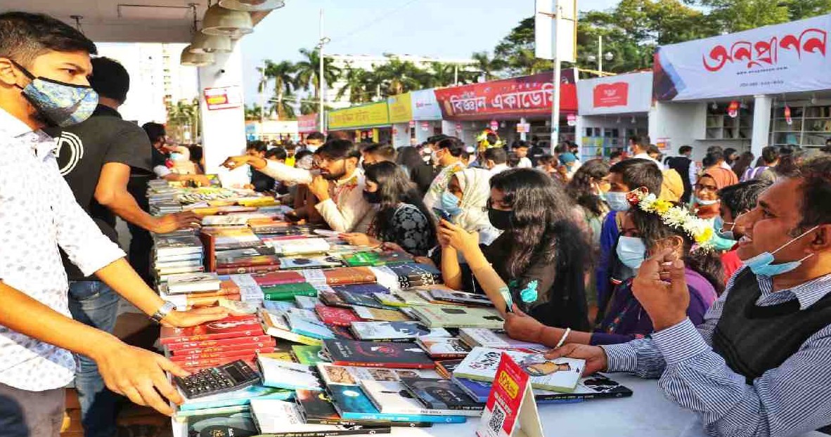 <h5>অমর একুশে বইমেলা</h5> <h3>আগামী বছরের বইমেলার সময় পরিবর্তন</h3>