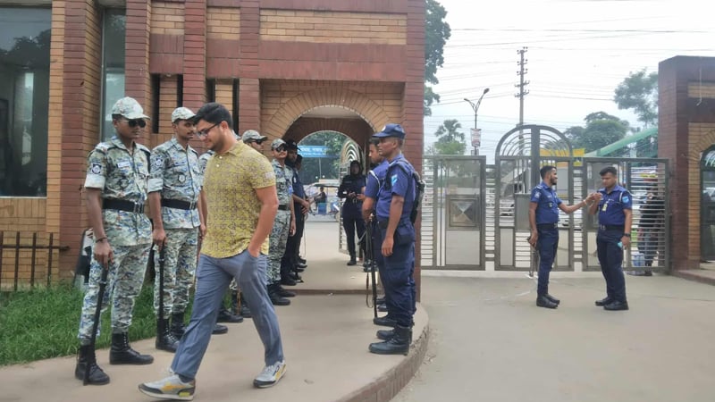<h5>জাবি</h5> <h3>জাকসু নির্বাচন: ক্যাম্পাসজুড়ে কড়া নিরাপত্তা</h3>
