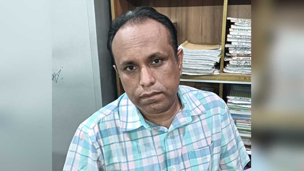 খিলগাঁওয়ে ট্রাফিক পুলিশকে মারধর, চিকিৎসক আটক