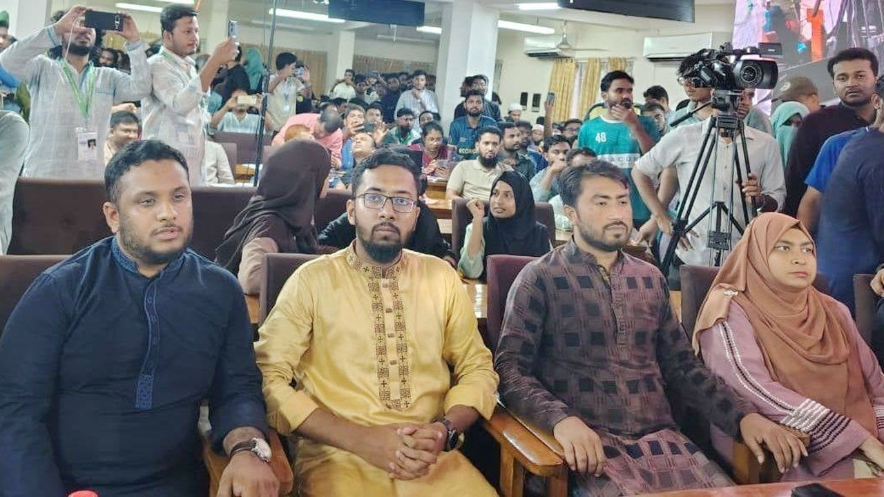 <h5>জাকসু নির্বাচন</h5> <h3>২৫ পদের ২০টিতে শিবির সমর্থিত জোটের জয়</h3>