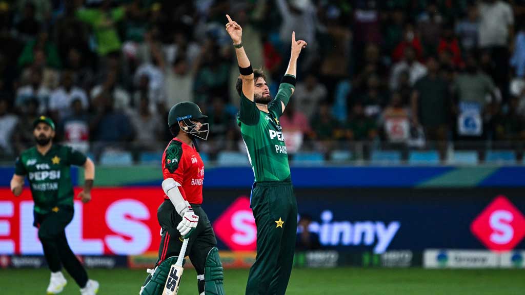 <h5>ভারত–পাকিস্তান ফাইনাল</h5> <h3>এশিয়া কাপ থেকে বাংলাদেশের বিদায়</h3>