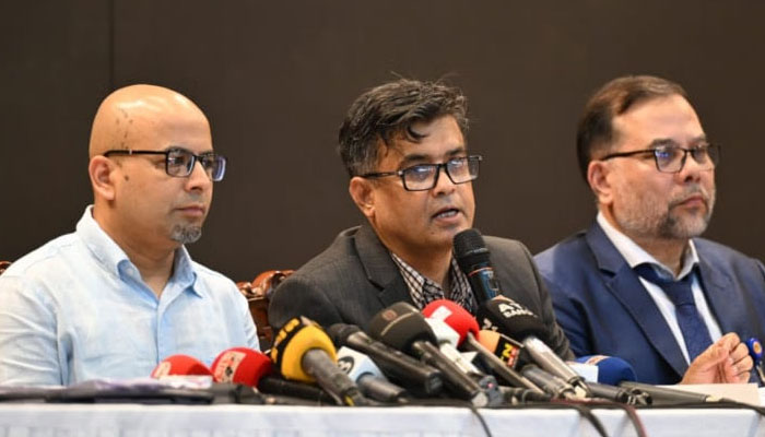 <h5>সংবাদ সম্মেলনে প্রধান উপদেষ্টার প্রেস সচিব</h5> <h3>মানবতাবিরোধী মামলার আসামিদের নির্বাচনে অংশগ্রহণ নিষিদ্ধ</h3>