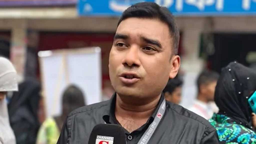 ডাকসু সংবাদ সংগ্রহের সময় সাংবাদিক তরিকুল শিবলীর মৃত্যু