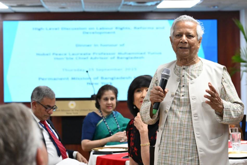 <h5>প্রধান উপদেষ্টা</h5> <h3>শ্রম সংস্কার বিদেশি বিনিয়োগ আকর্ষণে গুরুত্বপূর্ণ</h3>