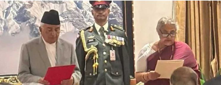 <h5>নেপালের ইতিহাসে প্রথম নারী প্রধান বিচারপতি ছিলেন সুশীলা কার্কি। দুর্নীতির বিরুদ্ধে তাঁর কঠোর ও আপসহীন অবস্থানই তাঁকে এনে দেয় ব্যাপক জনপ্রিয়তা।</h5> <h3>প্রথম নারী প্রধানমন্ত্রী পেল নেপাল, শপথ নিলেন সুশীলা কার্কি</h3>