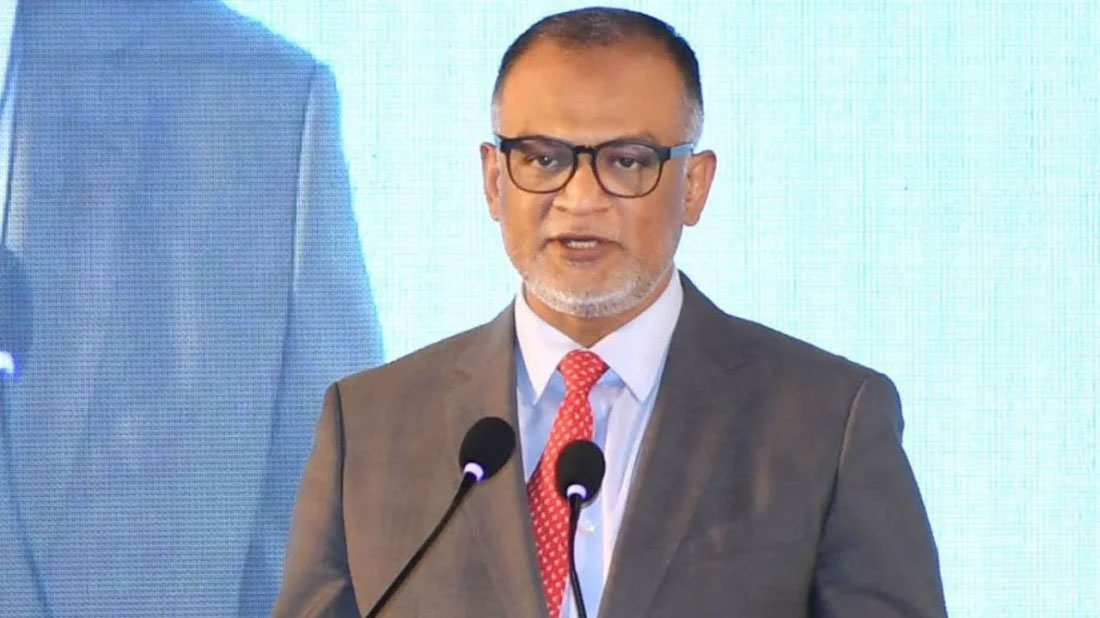 <h5>বাণিজ্য উপদেষ্টা</h5> <h3>শাহজালাল বিমানবন্দরের অগ্নিকাণ্ডে ফ্লাইট বিপর্যয়: দুই দিনের মাশুল মওকুফ করবে সরকার</h3>