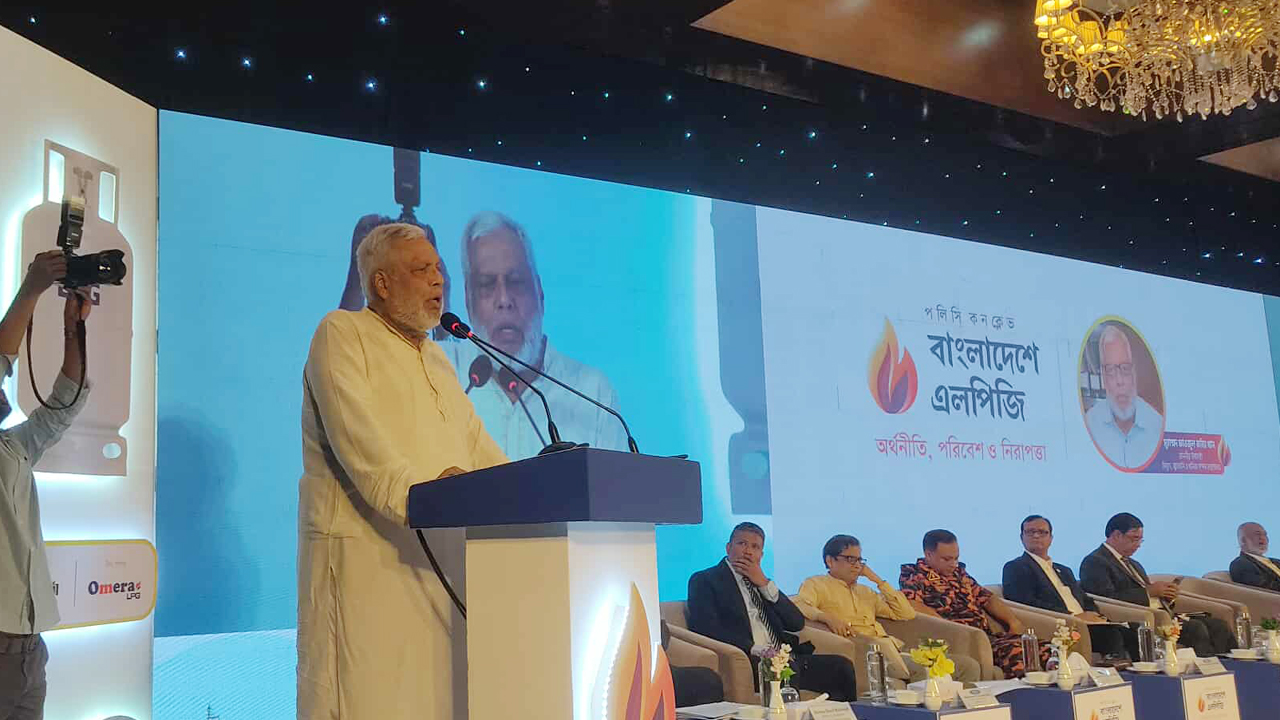 <h5>জ্বালানি উপদেষ্টা</h5> <h3>এলপিজি সিলিন্ডারের দাম ১ হাজার টাকার মধ্যে হওয়া উচিত</h3>