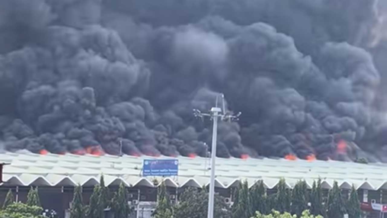শাহজালাল বিমানবন্দরে কার্গো ভিলেজে আগুন