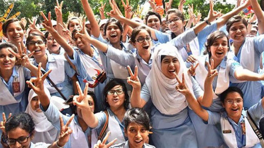 <h5>এইচএসসি</h5> <h3>এইচএসসিতে পাসের হার কমে ৫৮.৮৩ শতাংশ</h3>