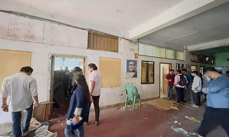 <h5>চট্টগ্রাম এনসিপি</h5> <h3>চট্টগ্রামে এনসিপির নেতার নেতৃত্বে আওয়ামী লীগের কার্যালয় দখল</h3>