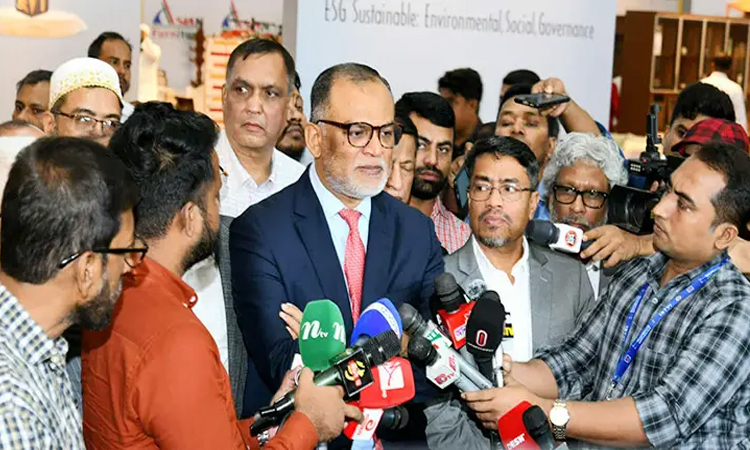 সরকার ভোজ্যতেলের দাম বৃদ্ধি করেনি: বাণিজ্য উপদেষ্টা