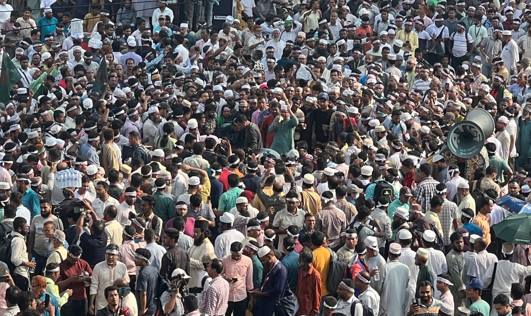 <h5>এমপিওভুক্ত শিক্ষক-কর্মচারী</h5> <h3>দাবি আদায়ে এমপিওভুক্ত শিক্ষকদের কালো পতাকা মিছিল আজ</h3>
