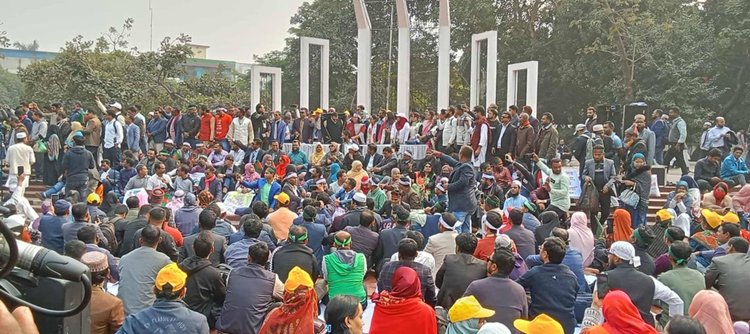 ৩ দফা দাবিতে শনিবার থেকে প্রাথমিক শিক্ষকদের লাগাতার অবস্থান
