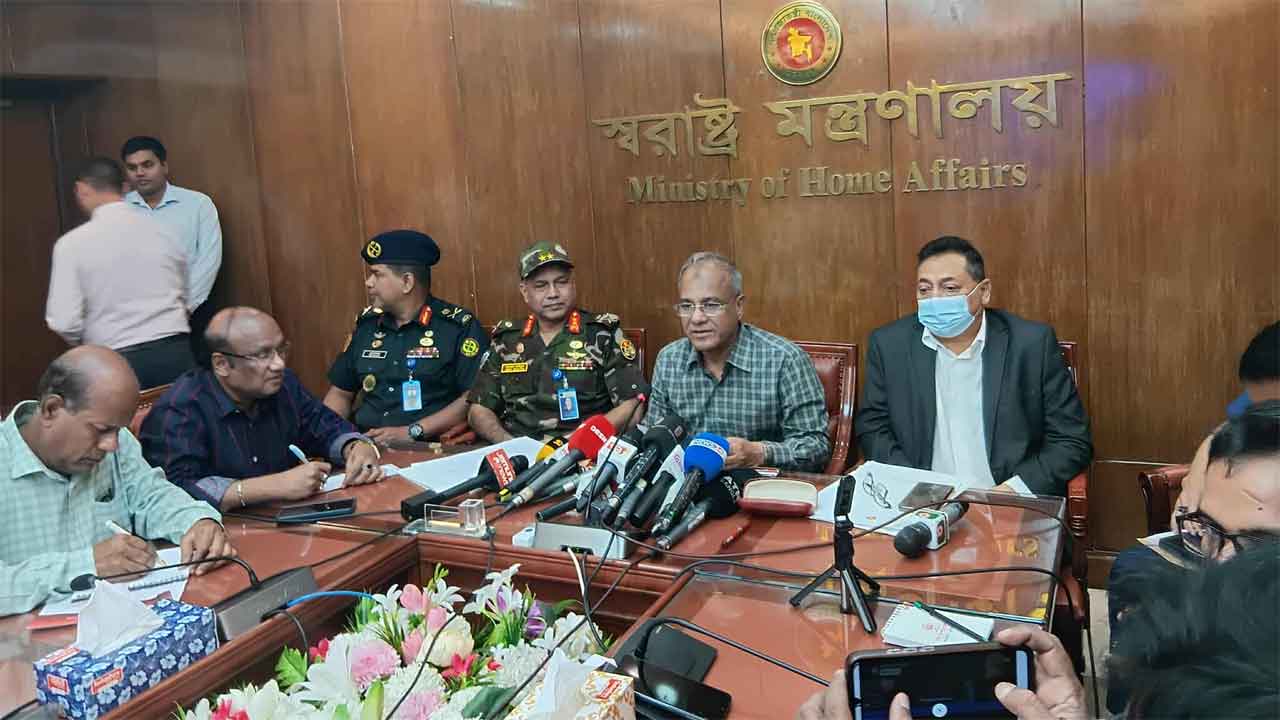 <h5>স্বরাষ্ট্র উপদেষ্টা</h5> <h3>১৩ নভেম্বর ঘিরে শক্ত অবস্থানে প্যাট্রোলিং বাড়ানো হয়েছে</h3>