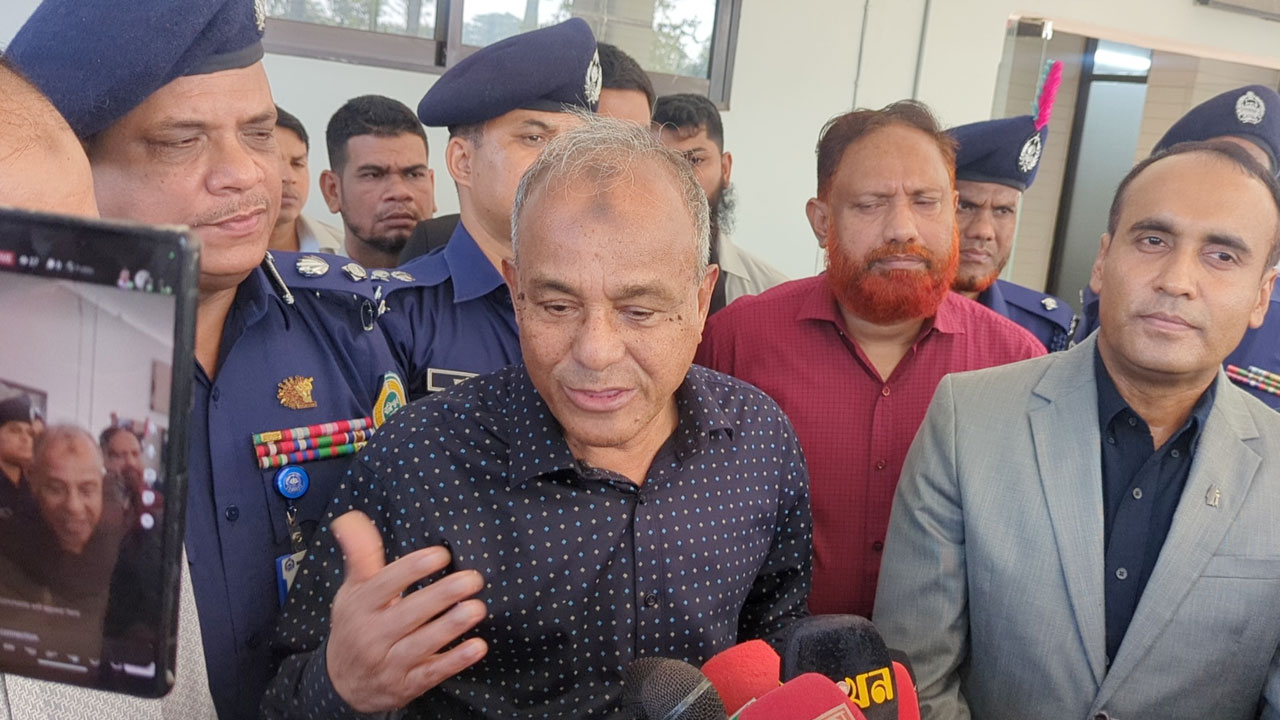 <h5>স্বরাষ্ট্র উপদেষ্টা</h5> <h3>নির্বাচনে ৯ দিন মাঠে থাকবে আইনশৃঙ্খলা বাহিনী</h3>