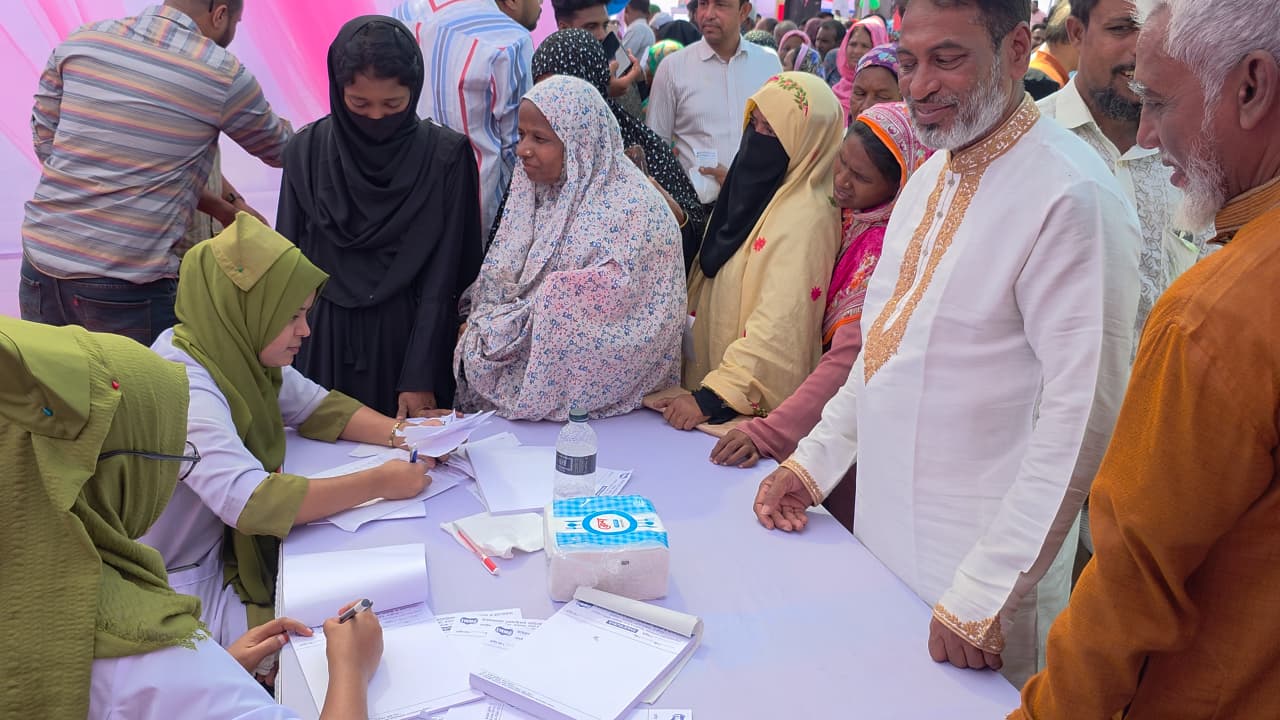 ৩১ দফা বাস্তবায়নে রূপগঞ্জে দিপু ভূঁইয়ার উদ্যোগে বিনামূল্যে চিকিৎসা সেবা ও ঔষধ বিতরণ
