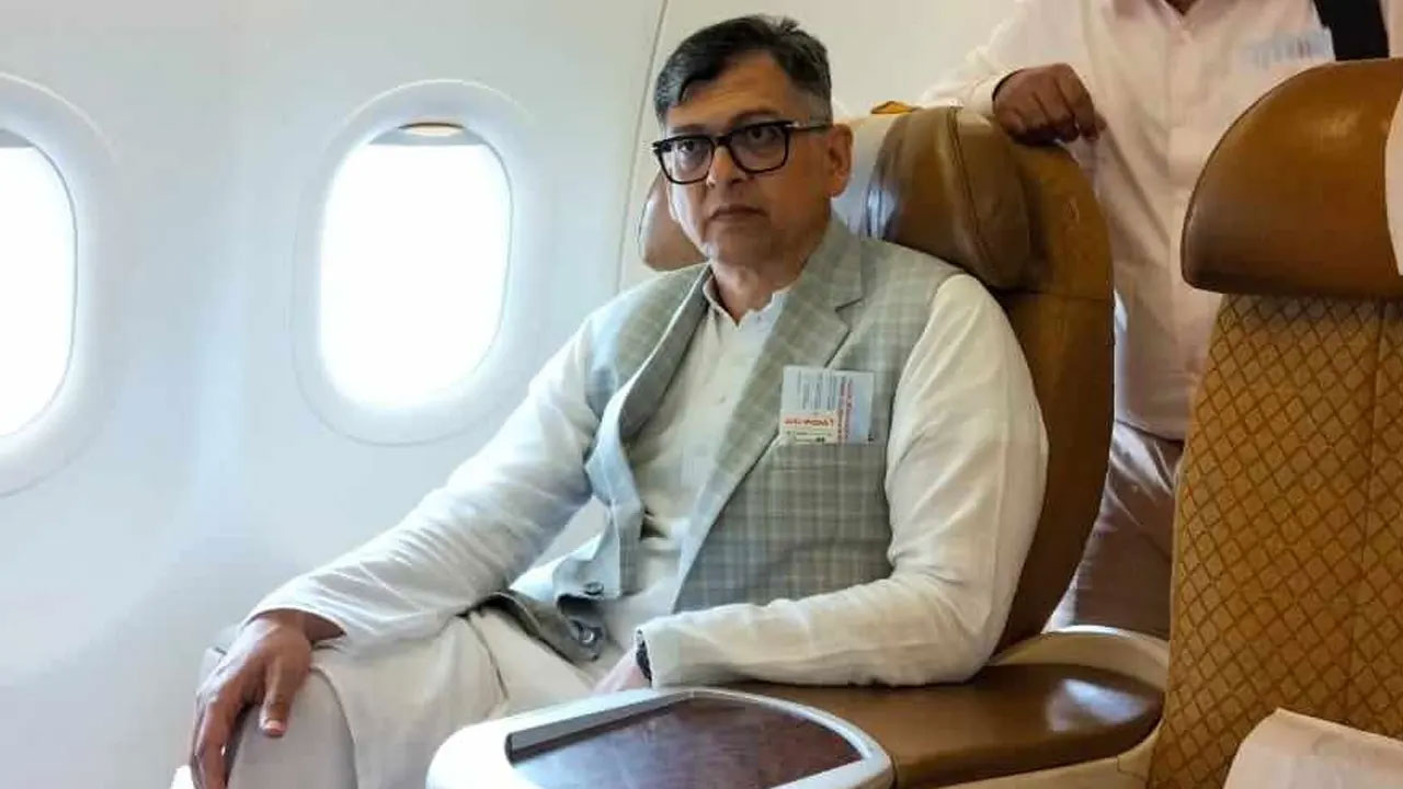 <h5>সালাহউদ্দিন আহমদ</h5> <h3>জরুরি বৈঠকের জন্য লন্ডনে গেলেন বিএনপি নেতা সালাহউদ্দিন আহমদ</h3>