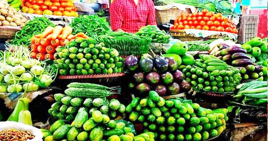 বৃষ্টির প্রভাব কাটিয়ে রাজধানীর সবজির বাজারে স্বস্তি