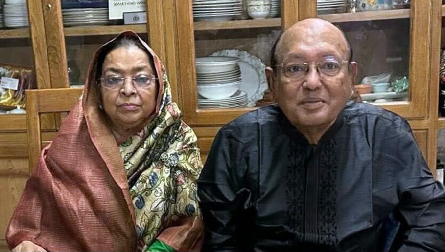 <h5>সন্ধ্যায় রাজধানীর স্কয়ার হাসপাতালে শেষ নিঃশ্বাস ত্যাগ করেছেন</h5> <h3>আওয়ামী লীগ নেতা তোফায়েল আহমেদের স্ত্রী আনোয়ারা বেগম আর নেই</h3>