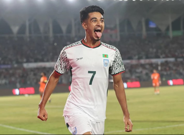 <h5>বাংলাদেশ ১:০ ভারত</h5> <h3>মোরছালিনের গোলে ২২ বছর পর ভারতকে হারাল বাংলাদেশ</h3>