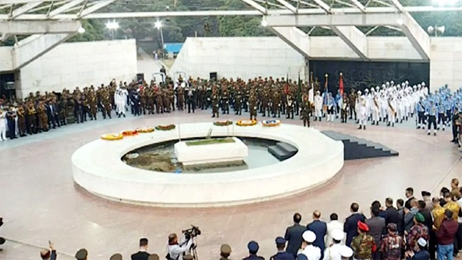 খালেদা জিয়াকে রাষ্ট্রীয় মর্যাদায় দাফন, সশস্ত্র বাহিনীর গার্ড অব অনার