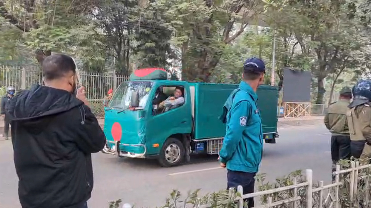 খালেদা জিয়ার মরদেহ মানিক মিয়া অ্যাভিনিউয়ে, জানাজা ও দাফনের সব প্রস্তুতি সম্পন্ন