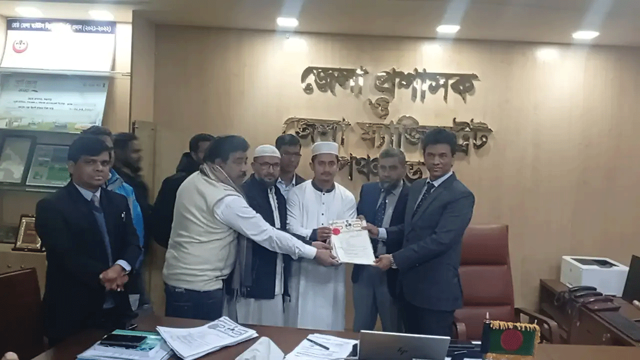 পঞ্চগড়-১ আসনে মনোনয়ন জমা দিলেন সারজিস আলম