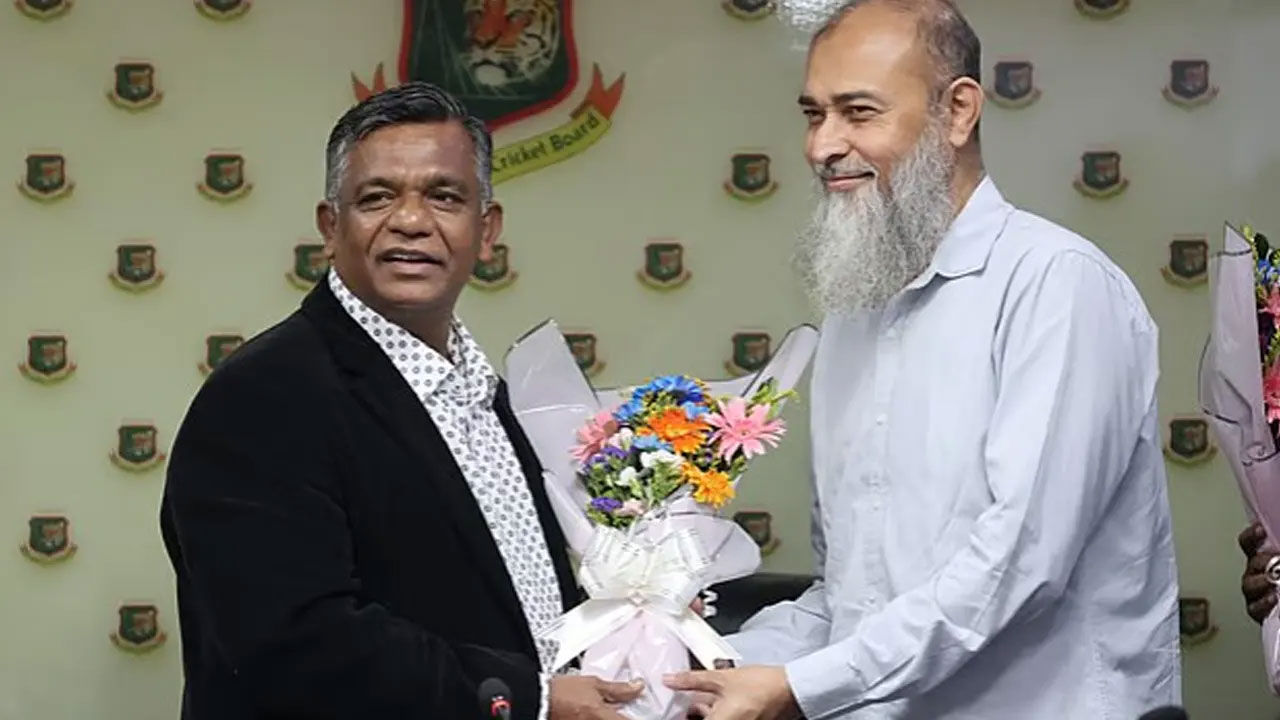 নাজমুলকে সরিয়ে বিসিবির অর্থ কমিটির দায়িত্বে আমিনুল ইসলাম