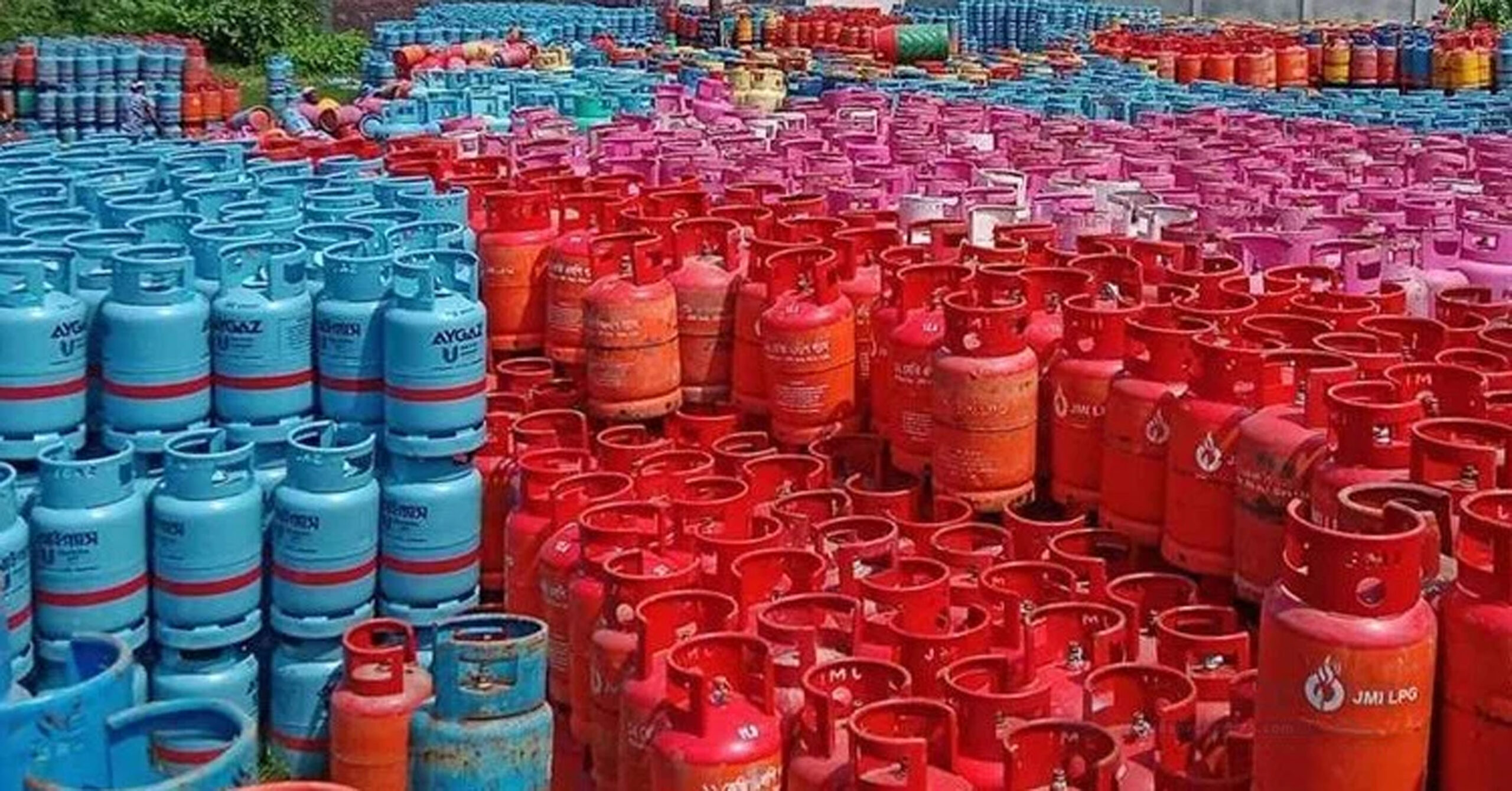 এলপি গ্যাসের দাম আরও বাড়ল, সন্ধ্যা থেকেই কার্যকর