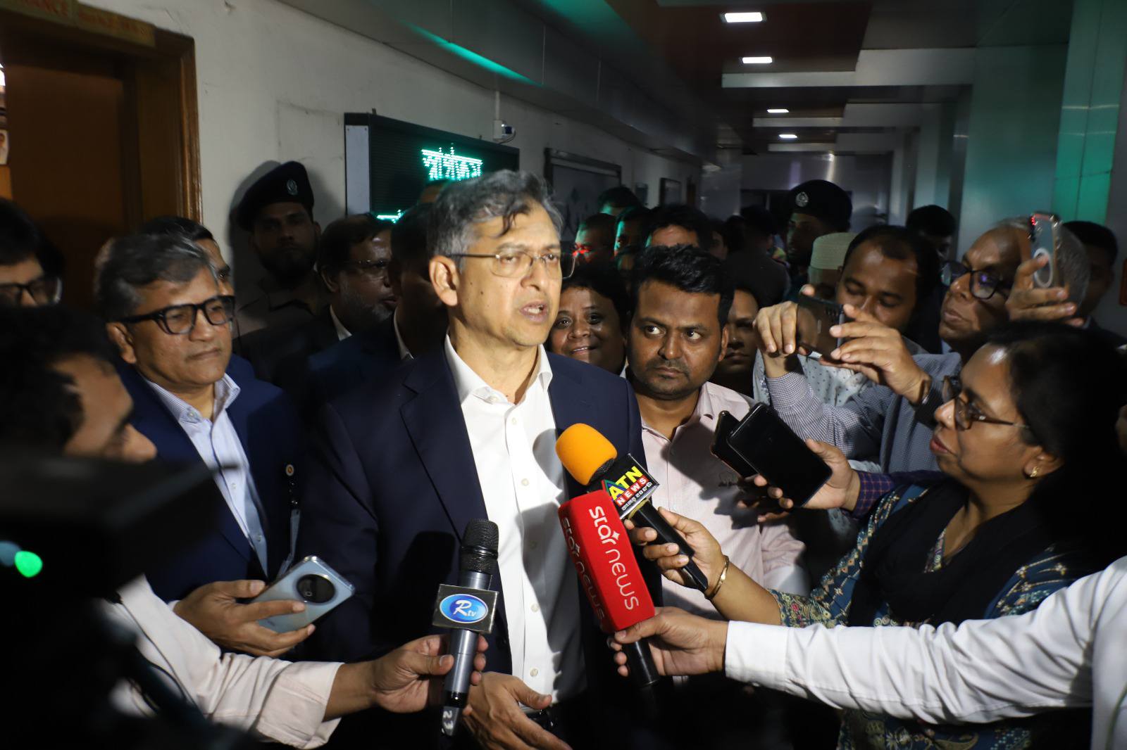 থানার ওসি যেন মন্ত্রীকে ফোন না করে: স্বরাষ্ট্রমন্ত্রী