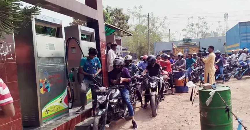 মধ্যপ্রাচ্যে অস্থিরতা: লিটারে ২০ টাকা বাড়ল জ্বালানি তেলের দাম