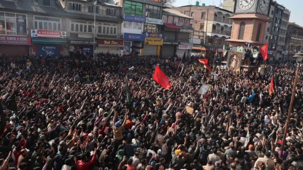 খামেনি হত্যার প্রতিবাদে কাশ্মীরে ব্যাপক বিক্ষোভ